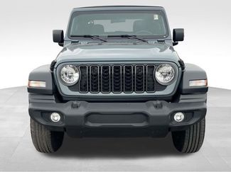Used 2024 Jeep Wrangler Sport video 2
