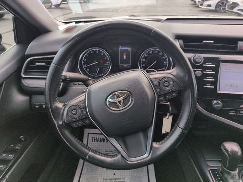 Used 2020 Toyota Camry SE image 14