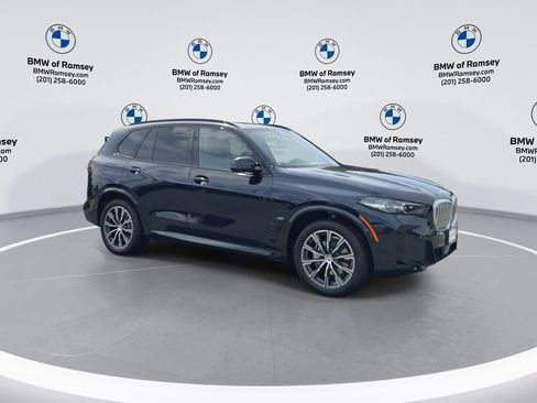 Used 2024 BMW X5 xDrive40i w/ M Sport Package AWD/4WD image 2