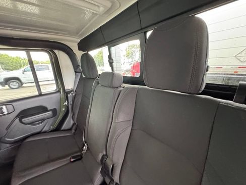 Used 2022 Jeep Gladiator Sport AWD/4WD image 21