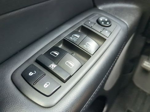 Used 2021 Jeep Grand Cherokee Laredo X image 28