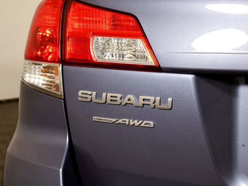 Used 2013 Subaru Outback 2.5i Limited w/ Moonroof Pkg image 12