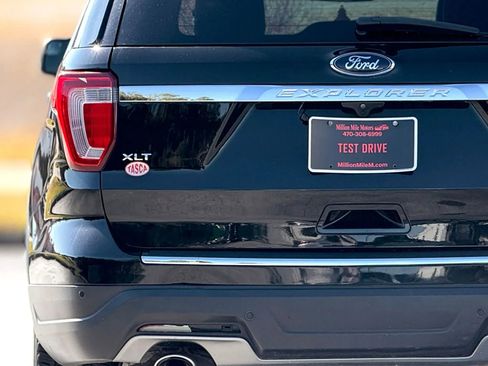 Used 2018 Ford Explorer XLT w/ Equipment Group 202A image 14