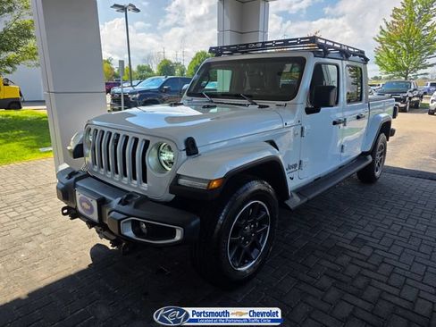Used 2021 Jeep Gladiator Overland AWD/4WD image 1