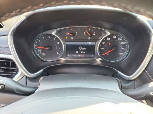 Used 2023 Chevrolet Equinox Premier image 16