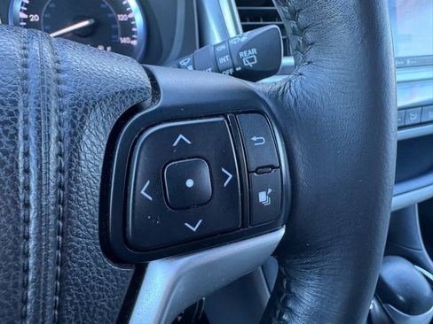 Used 2015 Toyota Highlander XLE image 27