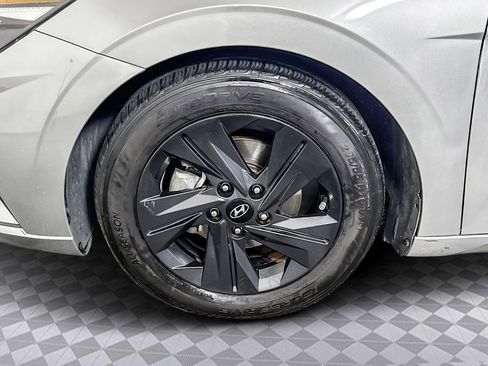 Used 2021 Hyundai Elantra SEL image 38