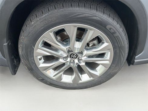Used 2023 Toyota Highlander Limited AWD/4WD image 36