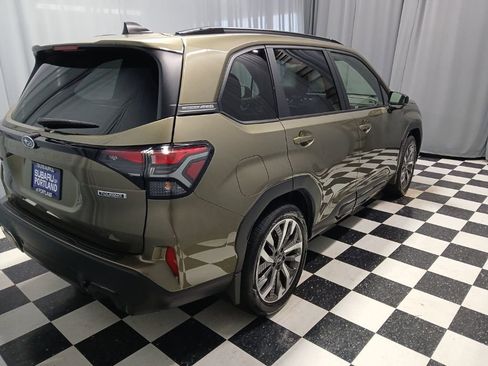 New 2025 Subaru Forester Touring AWD/4WD image 8