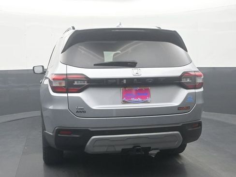 Used 2024 Honda Pilot TrailSport image 6