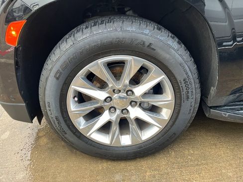 Used 2023 Chevrolet Suburban Premier w/ Advanced Technology Package image 22