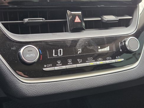 Certified 2025 Toyota Corolla LE FWD image 18