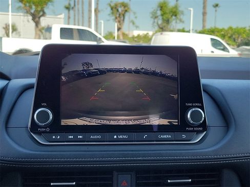 Certified 2023 Nissan Rogue SV image 13