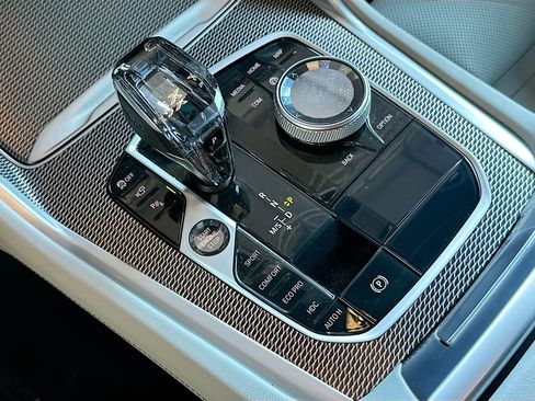 Certified 2023 BMW X6 xDrive40i w/ Executive Package image 17