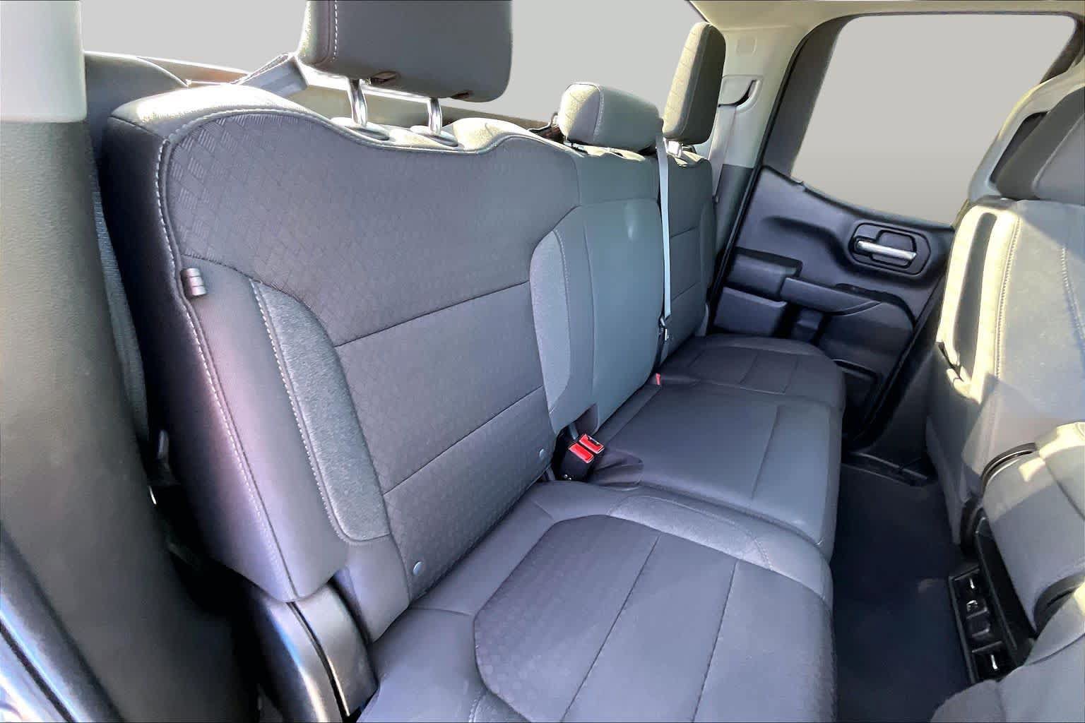 Used 2022 Chevrolet Silverado 1500 LT AWD/4WD image 19