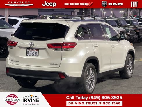 Used 2019 Toyota Highlander XLE image 6