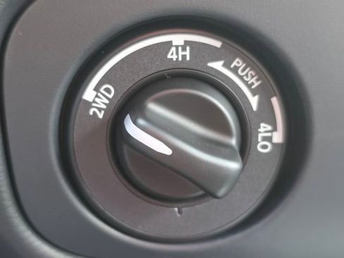 New 2026 Nissan Frontier SV w/ All-Weather Content Package AWD/4WD image 29