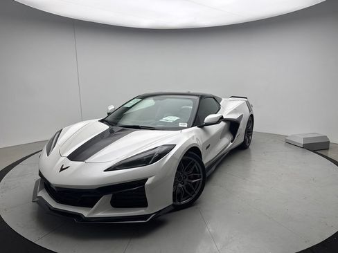 Used 2023 Chevrolet Corvette Z06 RWD image 1