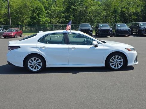 Used 2022 Toyota Camry LE FWD image 8