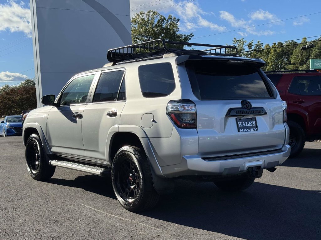 Used 2021 Toyota 4Runner Venture w/ Moonroof Package AWD/4WD image 24