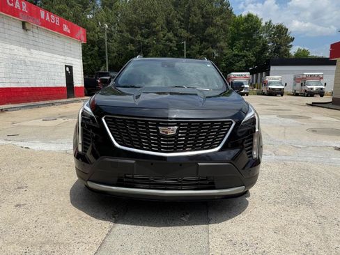 Used 2023 Cadillac XT4 Premium Luxury FWD image 2
