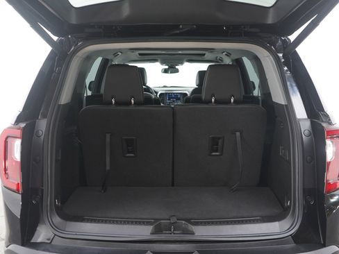 Used 2022 GMC Acadia SLT w/ Preferred Package image 18