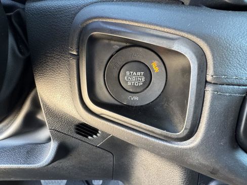 Used 2024 Jeep Gladiator Rubicon image 18