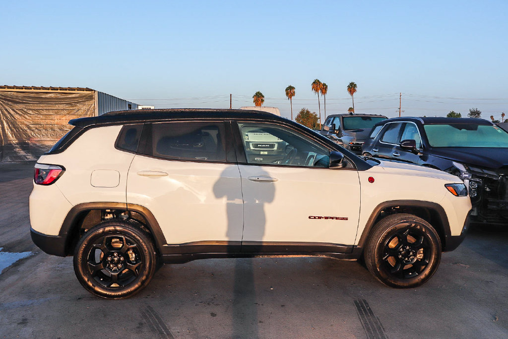 Used 2023 Jeep Compass Trailhawk AWD/4WD image 13