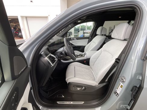 New 2027 BMW X7 xDrive40i w/ M Sport Package AWD/4WD image 10