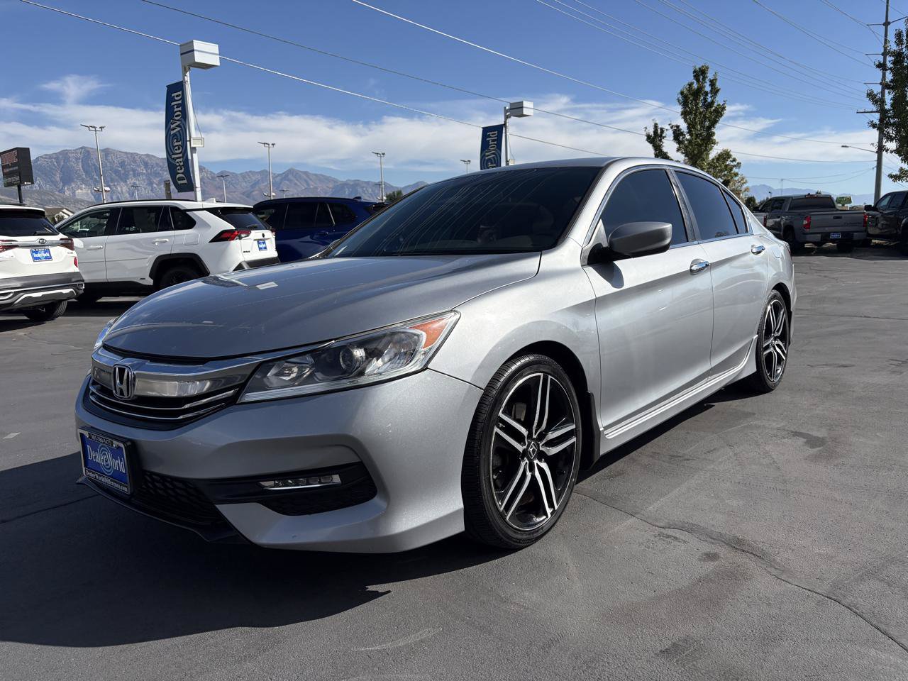 Used 2017 Honda Accord Sport image 3