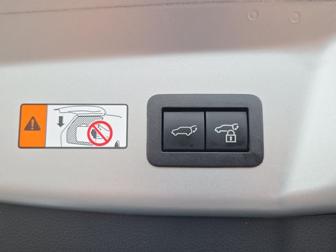 Certified 2025 Toyota Prius Limited FWD image 31