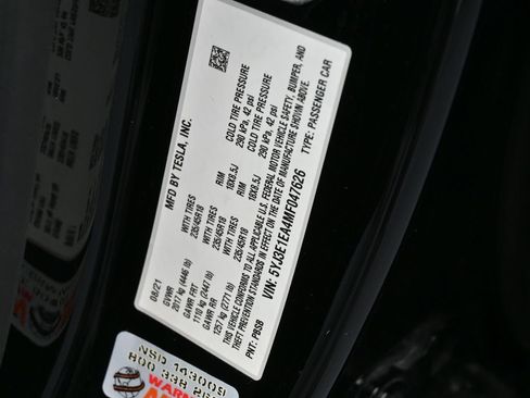 Used 2021 Tesla Model 3 Standard Range Plus image 18