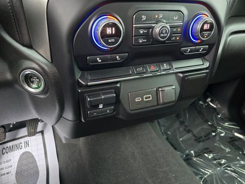 Used 2022 Chevrolet Silverado 2500 LT w/ Convenience Package image 28