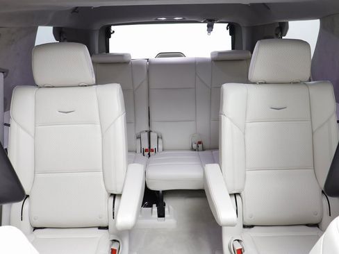 Used 2024 Cadillac Escalade Sport Platinum w/ LPO, ONYX Package image 16