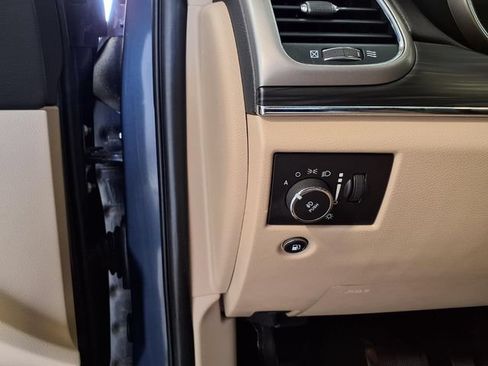 Used 2021 Jeep Grand Cherokee Limited AWD/4WD image 17