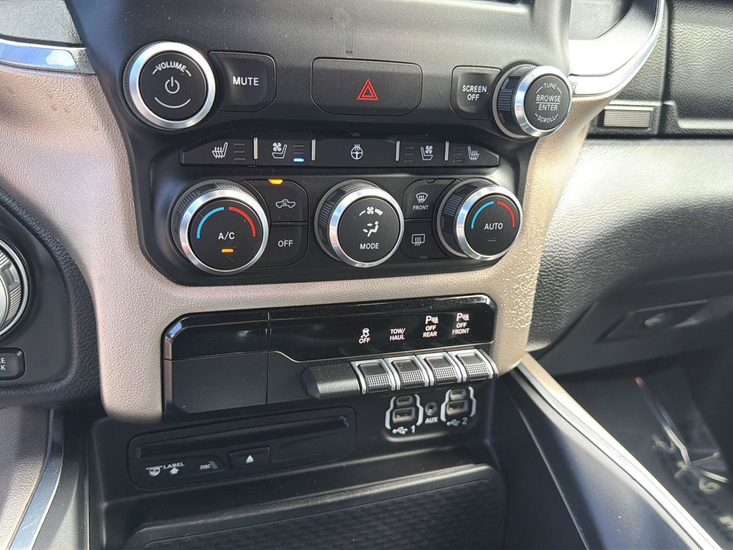 Used 2019 RAM 1500 Laramie w/ Sport Appearance Package AWD/4WD image 29