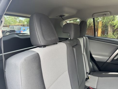 Used 2015 Toyota RAV4 LE AWD/4WD image 27