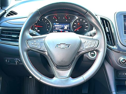 Used 2023 Chevrolet Equinox RS FWD image 27