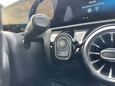 Used 2023 Mercedes-Benz CLA 250 image 21