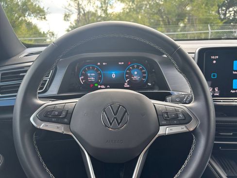 Used 2026 Volkswagen Atlas Cross Sport SE FWD image 30