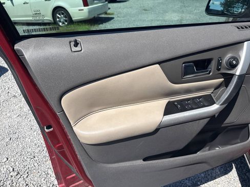 Used 2013 Ford Edge SEL FWD image 14