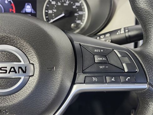 Used 2021 Nissan Versa SV image 18