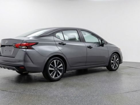 Used 2025 Nissan Versa SV FWD image 9