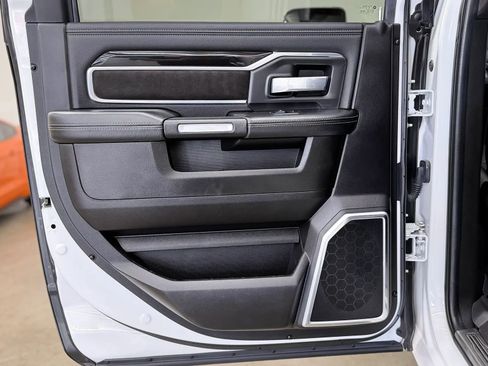 Used 2019 RAM 3500 Laramie AWD/4WD image 16