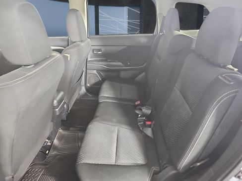 Used 2016 Mitsubishi Outlander ES AWD/4WD image 10