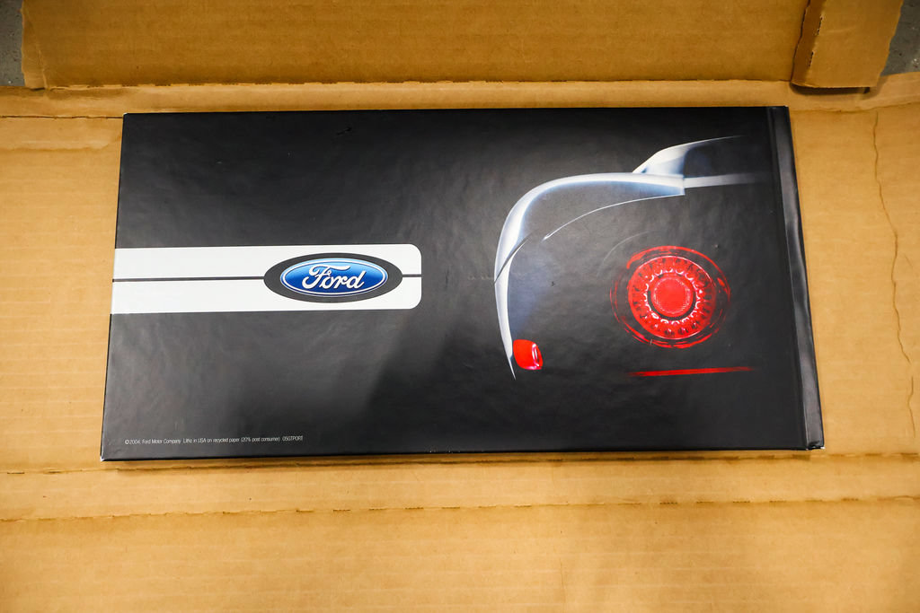 Used 2005 Ford GT RWD image 46