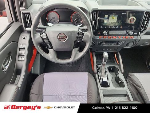 Used 2025 Nissan Frontier PRO-4X w/ Tow Package image 14