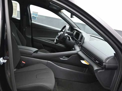 New 2026 Hyundai Elantra SEL Sport FWD image 11