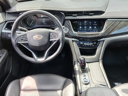 Used 2024 Cadillac XT6 Premium Luxury w/ LPO, Floor Liner Package AWD/4WD image 43