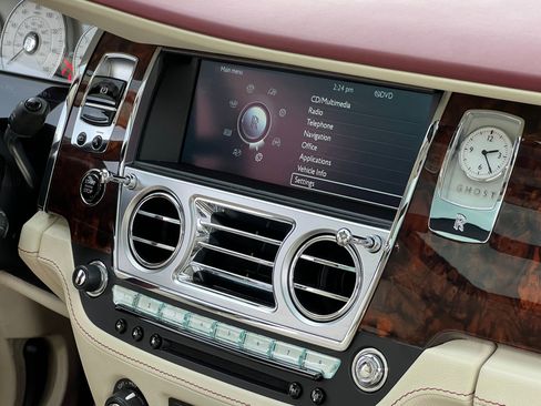 Used 2013 Rolls-Royce Ghost RWD image 38